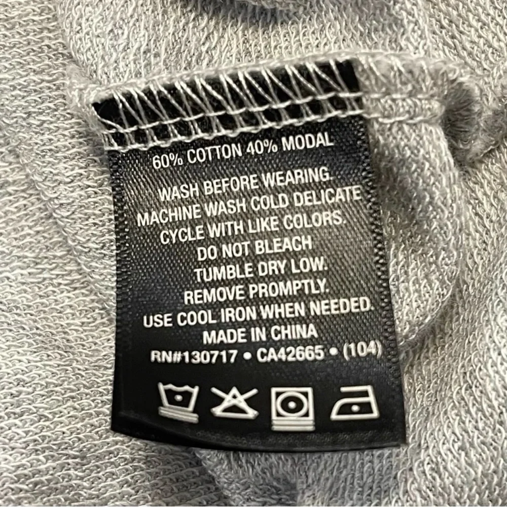 Joe’s Jeans Cropped Heather Gray Hooded Sweatshirt - Picture 7 of 7